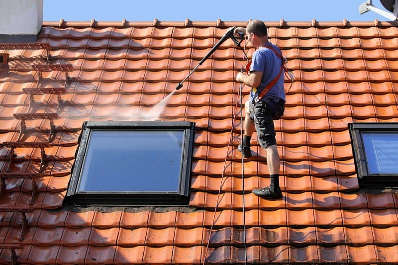 Roof-Cleaning-Puyallup-WA